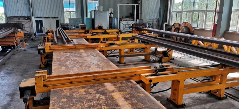 中鐵寶橋高速鐵路鋼軌道岔自動熱處理生產線；（自動熱處理方向）